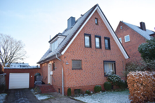 Modernisiertes und großzügiges Rotstein-Einfamilienhaus mit Garage in Kronshagen
