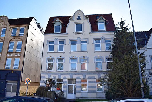 Gut geschnittene, vermietete 3-Zimmer-Wohnung mit Carport in Kronshagen