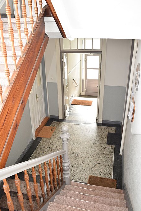 4-Zimmer-Altbauwohnung im Premiumzustand mit zwei Balkonen im 1. Obergeschoss