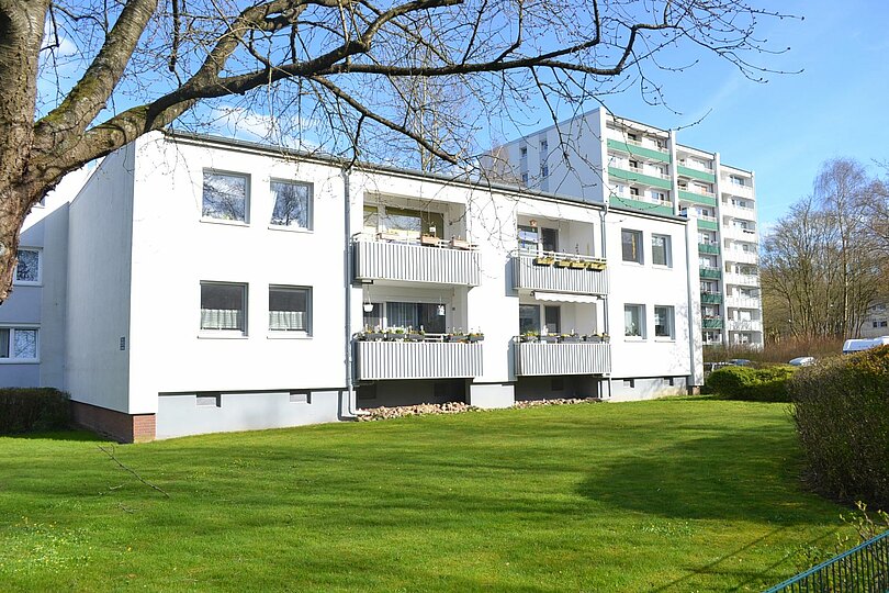 Bezahlbare 4-Zimmerwohnung mit Balkon und Parkplatz in beliebter Lage von Kiel-Mettenhof
