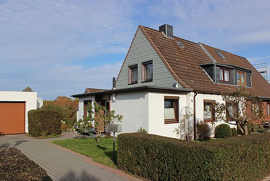 Doppelhaushälfte mit Garage in Mönkeberg