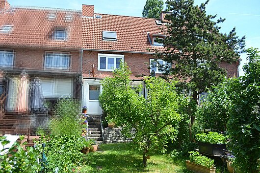 Liebevoll modernisiertes Reihenhaus mit sonnigem Garten in der "Gartenstadt" Elmschenhagen-Nord