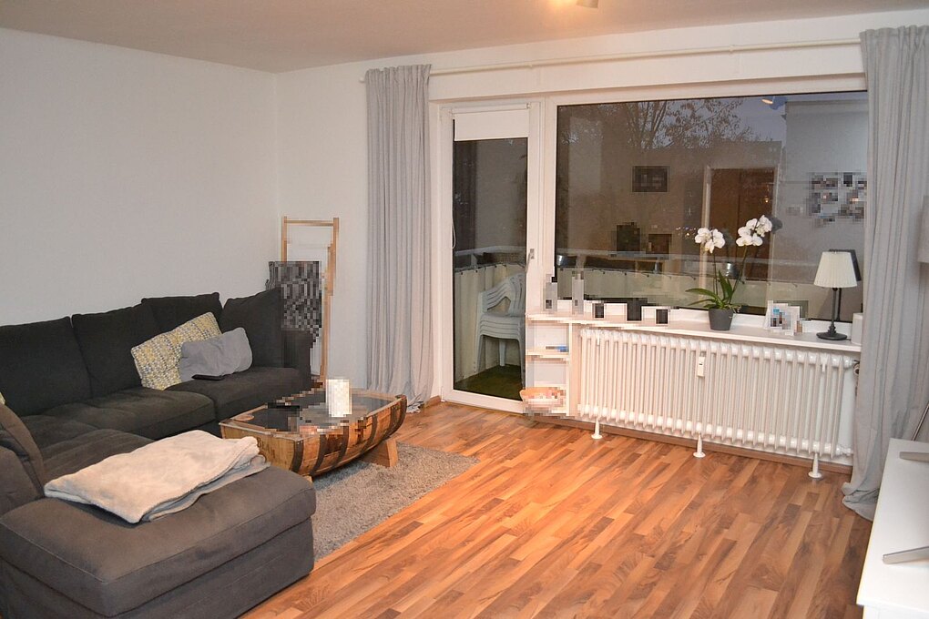 Modernisierte, zzt. vermiet. 3-Zimmer-Wohnung mit Balkon und optionalem PKW-Stellplatz in 24105 Kiel